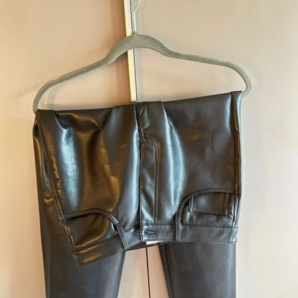 The Melina Cropped Pant - Black - Picture 3 of 5